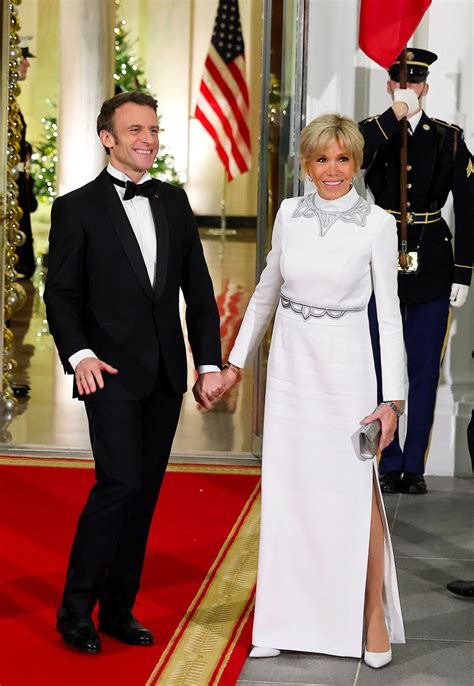 Brigitte Macron Ultra Glamour Elle D Voile Ses Jolies Jambes En Robe