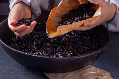 Roasting Sunflower Seeds A Beginners Guide Go Cook Yummy