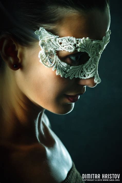 White Lace Mask