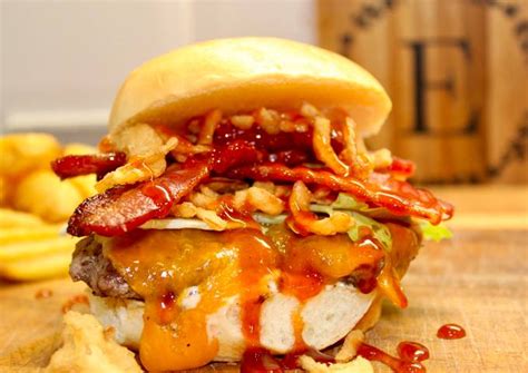 Bbq Bacon Smash Burger Recipe By Ellsworth Eats Cookpad