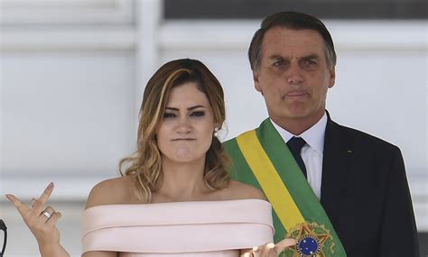 Bastava Me Pedir Diz Michelle Sobre Decisão De Moraes Pela Quebra De