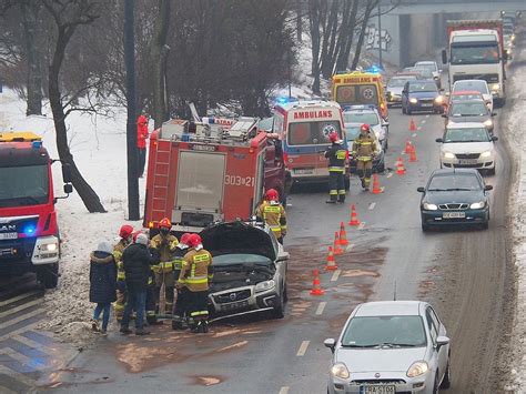 Poważny wypadek w centrum Łodzi Zablokowana trasa WZ Tworzy się korek