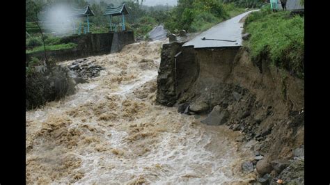 DAHSYATNYA BANJIR BANDANG BATURADEN YouTube