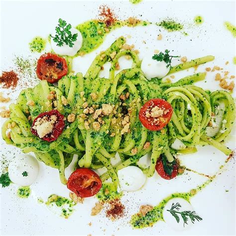 Chef Alessandro Cretella Linguina Pesto Di Rucola Burrata Pomodorini