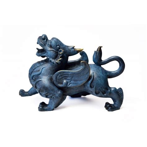 Statue of Pixiu:Oriental mythological creature that attracts abundance