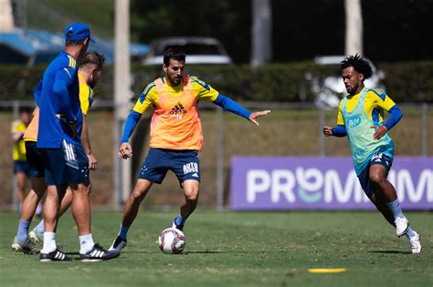 De Olho Na Estreia Da Série B Elenco Do Cruzeiro Se Reapresenta Na