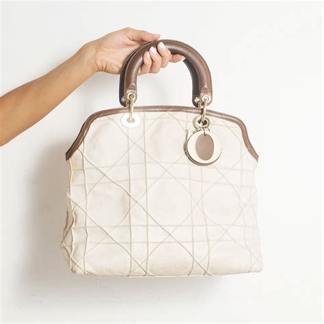 Сумка Christian Dior бежевая, - купить за 17000 ₽ | SFS