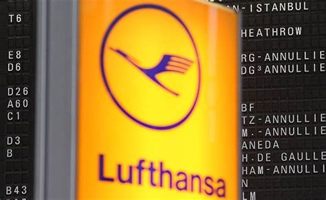 Lufthansa Cancels Nearly 900 Flights Over Pilot Strike