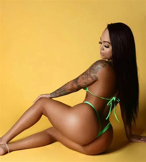 22 Hot Tattooed Chick In Bikini Perfect Round Booty Bbb34 THESEXIER Net