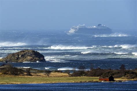 Ewakuacja Z Wycieczkowca Viking Sky Po Utracie Nap Du W Sztormie Na