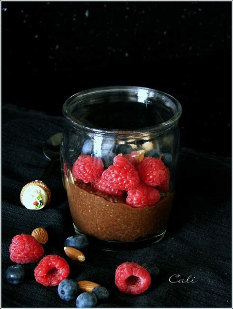 Pudding De Chia Au Chocolat Framboises Myrtilles Amandes Vanille