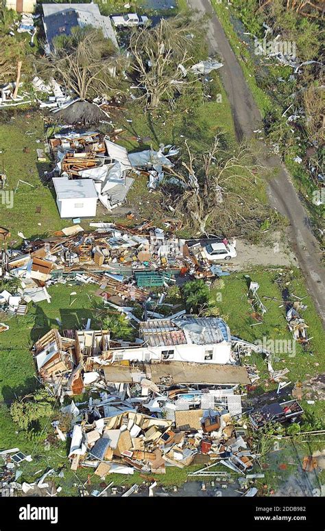 Hurricane Charley 2004 Hi Res Stock Photography And Images Alamy