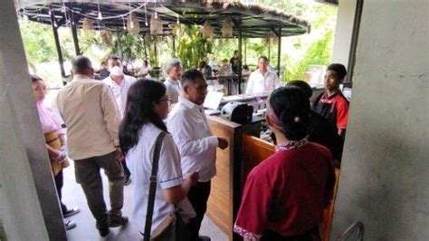 Heboh Keluarga Jokowi Nyaris Makan Buah Berformalin Semua Restoran Di