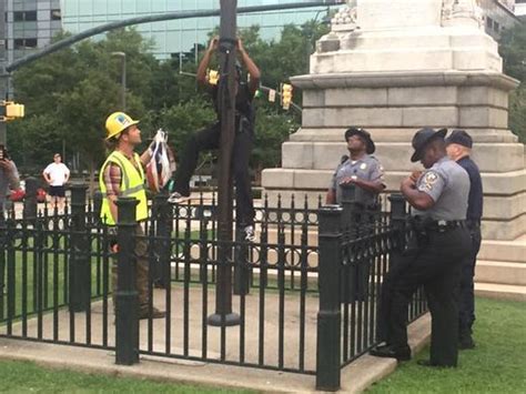 Pair Released On Bond After Removing Confederate Flag At S C Capitol