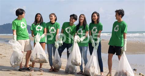 People Cleaning The Environment Hd