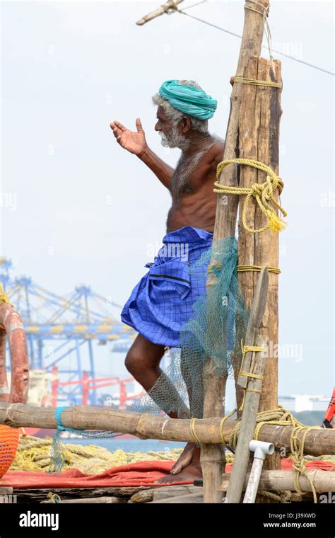 Local Fishermen Encourage People To Try Operating The Traditional