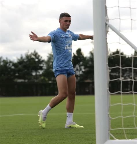 Pin By Pakan Boonkokkruad On Phil Foden In Soccer Players Hot