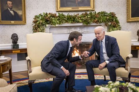 Apr S Leurs Diff Rends Joe Biden Et Emmanuel Macron Se Montrent Unis