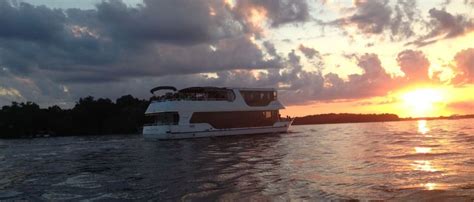 Lake Minnetonka History - Paradise Cruise - Minnetonka and Mississippi Private Charters