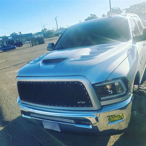 2009 2018 Dodge Ram 1500 Vip Dual Functional Ram Air Hood Fiberglass Dr09ahvipfhw