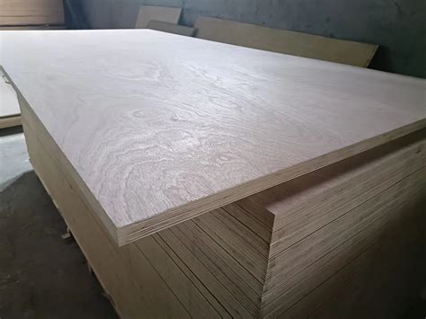 Construction Radiata Pine Durable Marine Plywood Sheet 4x8 Plywood Cheap Plywood For Supermarket