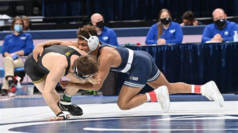 Ncaa Wrestling Penn State Has 8 1 First Round Trails Iowa By 2 The