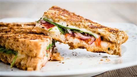 Receta Para Hacer Un Panini De Jam N De Pavo Con Queso Y Disfrutarlo En