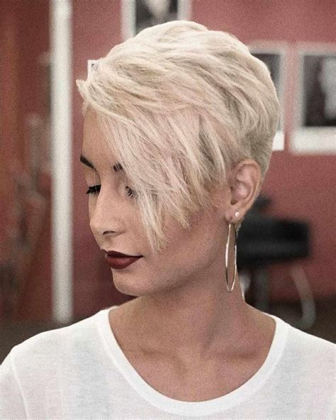 Neueste Trend Pixie Und Bob Short Frisuren 2019 Short Bob Hairstyles Very Short Hair Short