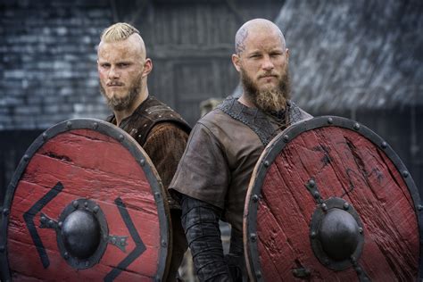 Vikings Season 4 Bjorn And Ragnar Lothbrok Official Picture Vikings Tv Series Photo