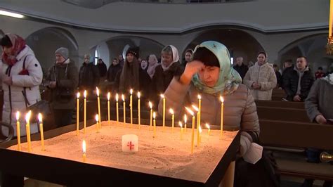 Video Ukrainer Feiern Orthodoxe Weihnachten In Berlin STERN De