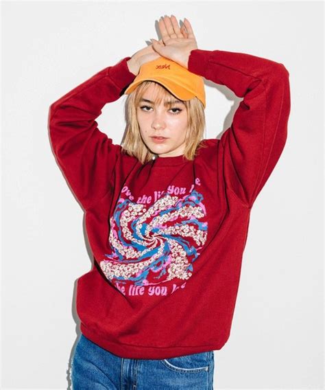 X Girl（エックスガール）の「love Life Live Crew Sweat Top（スウェット）」 Wear