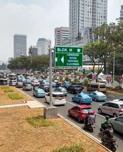 10 Foto Buktikan Kemacetan Di Jakarta Itu Instagrammable