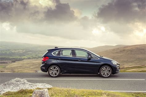 Bmw 2er Active Tourer Neue Fotos In Imperialblau Mit Luxury Line