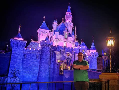 Após visitar parque da Disney todos os dias por 8 anos ele entrou para