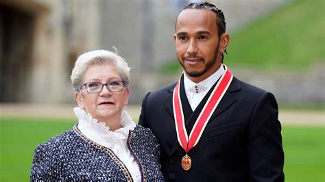 Lewis Hamilton Se Cambiará El Nombre En Honor A Su Madre Infobae