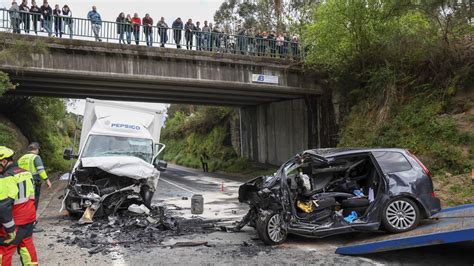 Muere un hombre y su hijo resulta herido grave en una colisión en