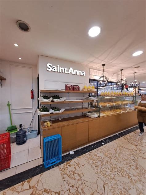 Salah Satu Bakery Legend Favorit Review Ursandnic Di Restoran Saint