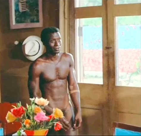 Black Actor Walks Around Nude ThisVid