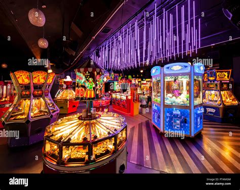 Amusement Arcade Eastbourne Pier Stock Photo - Alamy