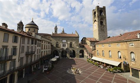 Bergamo Alta Alla Scoperta Di Piazza Vecchia Cuore Di Città Alta