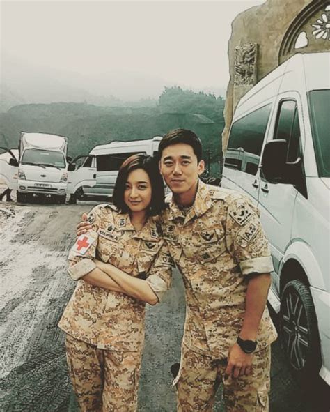 Descendants Of The Sun Kim Seo Yeong I Publishes Photo With Kim Ji Won Kim Ji Won