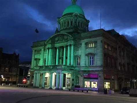 Moment Hull city centre is lit up in this absolutely stunning display ...