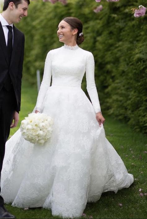 Miranda Kerr Ivory Embroidered Wedding Dress With Long 54 Off