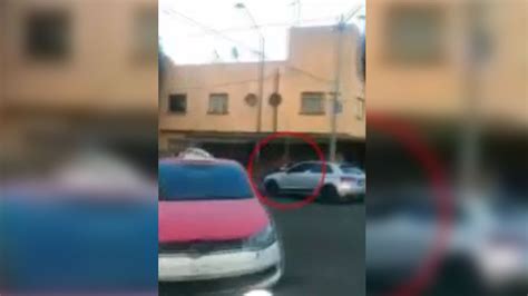 Watch Al Rojo Vivo Highlight Conductor Arrastra Varias Calles A Un