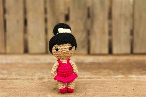 Small Crochet Ballerina Doll (Free Pattern!)