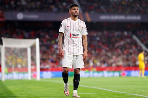 Sevilla Confirma A Tecatito Corona Para Jugar En M Xico