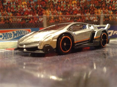 JULIAN S HOT WHEELS BLOG Lamborghini Veneno 2015 Walmart Exclusive Zamac 2