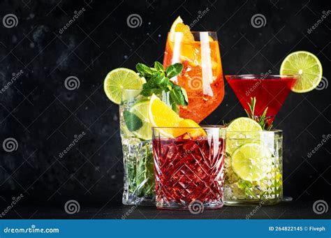 Conjunto De Cocktails Mais Populares Apol Spritz Negroni Mojito Gin