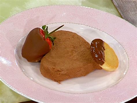 Get This All Star Easy To Follow Chocolate Coeurs A La Creme Recipe From Emeril Lagasse