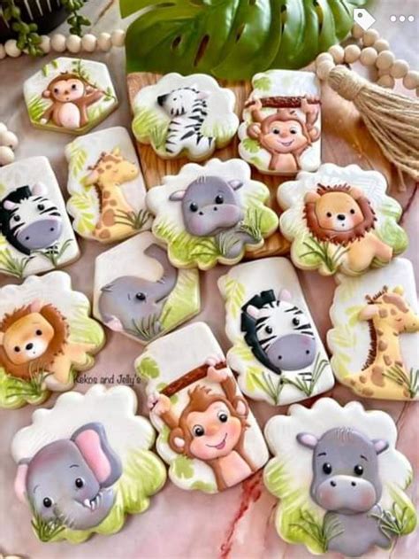 Pin By Marcia Bratkoski On Biscoitos Safari Baby Shower Cake Baby